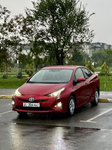 авто легковой: Toyota Prius: 2018 г., 1.8 л, Автомат, Гибрид, Универсал