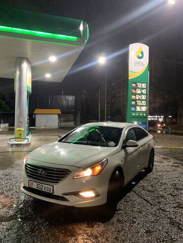 бу авто в кредит: Hyundai Sonata: 2016 г., 2 л, Автомат, Газ, Седан
