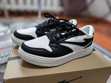 кросс: Men's Sneakers, 41, Anta, Колдонулган, түсү - Ак, Өзү алып кетүү, Акылуу жеткирүү