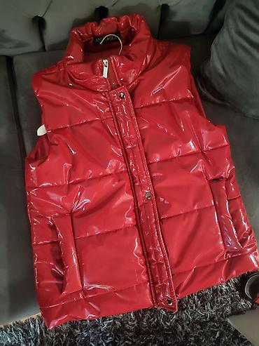 glo hyper: Lakovani zenski prsluk u crvenoj boji. Velicina L. Jednom nosen — 1