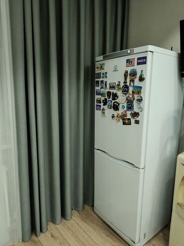 холодильник 5000 сом: Муздаткыч Indesit, Колдонулган, Эки камералуу, 60 * 165 * 60