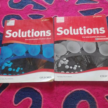 third edition solutions: Продаю книги для английского языка красная SOLUTIONS две части в