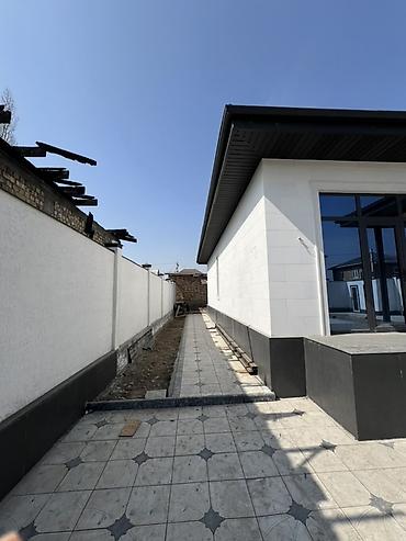 Продажа коттеджей и домов: 🏡 Продаётся дом (white box) в ж/м Рухий Мурас-2 📍 Участок: 4,2 сотки — 5