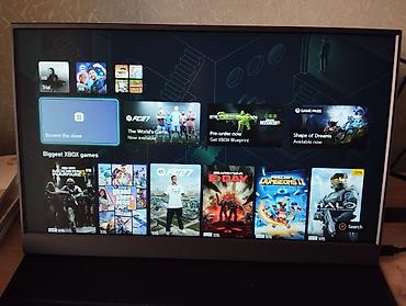 Çexol ilə portativ monitor - Təxminən 15–16 düym diaqonallı portativ