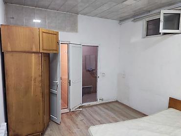 8 ci mkr: Merdekanda merkezde astanovkaya yaxın 3 otaqlı ev Kırayesın verılır — 4