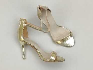 złota spódniczka: Sandały, klapki