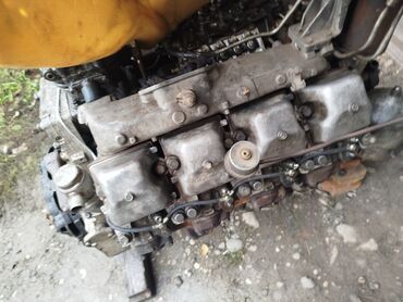 Sbor motorlar və silindr başlıqları: Ağır texnika üçün dizel mühərriki - 6 silindrli, V tipli quruluş - — 4