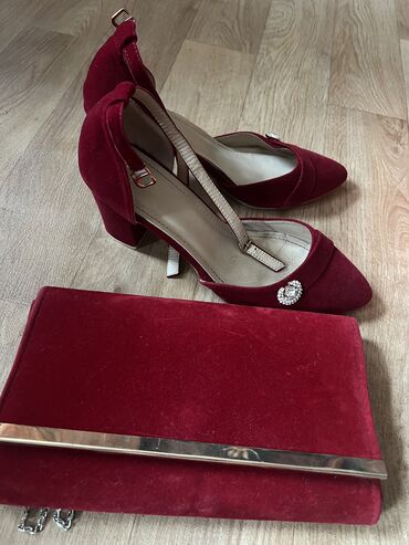 красный туфли: Продаю набор: туфли 39 размера и клатч В хорошем все состоянии