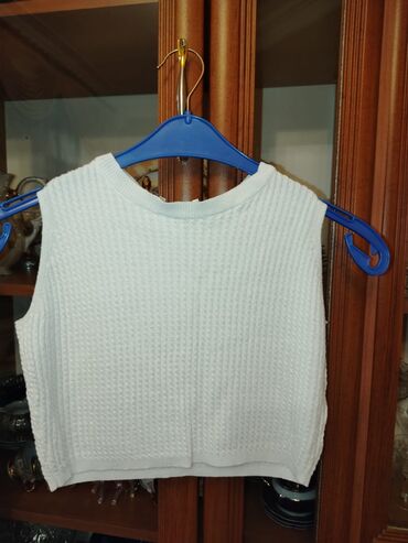 Köynək və bluzalar: Kroplar əla vəziyyətdə.3 ü bir yerdə 10 manat — 9