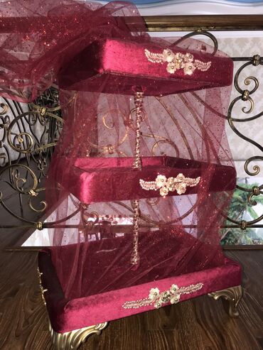 Шкатулки: Роскошная этажерка качество Lyx из королевского велюра, в самом
