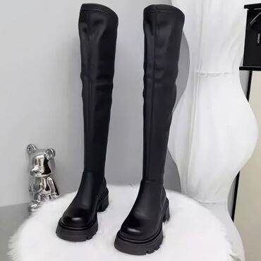 широкий ассортимент обуви: Высокие женские сапоги черные. - Материал верха: гладкая экокожа с