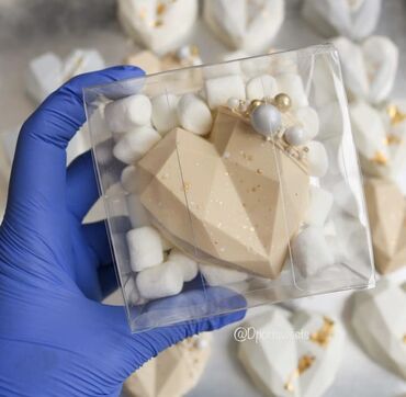 Yeni il oyuncaqları və bəzəkləri: Həndəsi ürək formalı, zərif detallarla bəzədilmiş, dekorativ qutularda -da lalafo.az — 4 Yeni il oyuncaqları və bəzəkləri: Həndəsi ürək formalı, zərif detallarla bəzədilmiş, dekorativ qutularda — 4