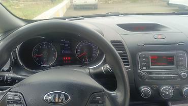 mercedes benz 208 d: Kia Cerato: 1.6 l | 2013 il Sedan — 10