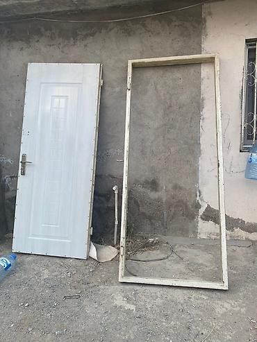 istilik qizdirici: Metall qapı – dekorativ naxışlı, bej rəngdə 90/2.15 - Material: möhkəm — 2