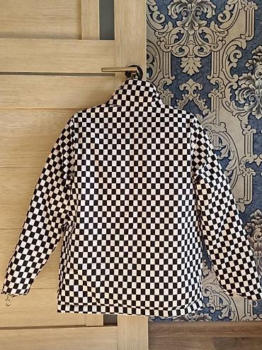 Демисезонные куртки: Продам дубленку детскую; куртку двустороннюю; сапожки демисезонные — 3