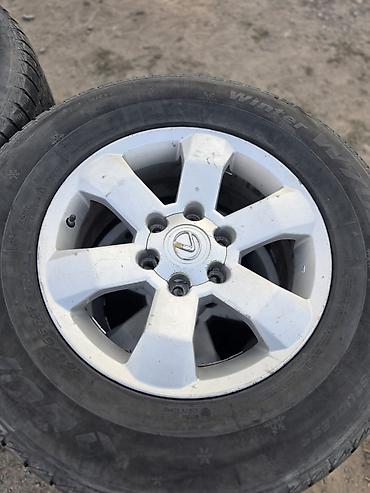 Комплект автомобильных колес: зимние шины Yokohama Ice Guard Studless