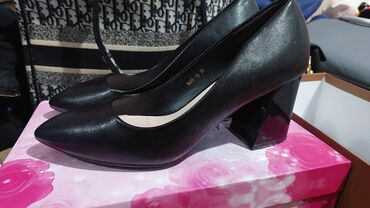 чёрные туфли: Туфли AS, 37.5, цвет - Черный