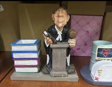 Masaüstü dəstlər: Qələm qabları satılır.Çeşidlər çoxdur. Spiderman,MickeyMouse,Hardman — 16