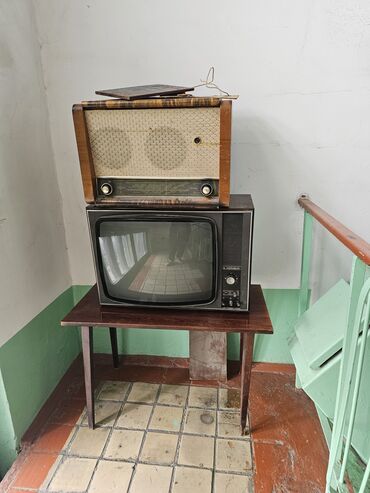 советский телевизор: Продаю раритет Радиола - радиоприёмник СССР «ВЭФ - Аккорд» Телевизор
