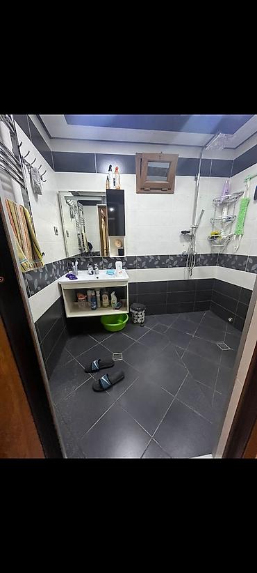 Otaqların satışı: Kirayə üçün geniş və işıqlı mənzil otaqları. Xüsusiyyətlər: - 2 ayrı — 6