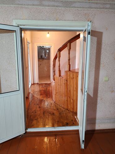 Günlük kirayə evlər: 200 kv. m, 4 otaqlı — 12