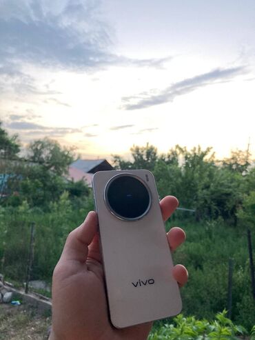 телефон а13: Vivo X200 Pro mini, Б/у, 256 ГБ, цвет - Белый, 2 SIM
