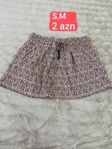 Dəstlər, kostyumlar: Qadın geyimləri dəsti – müxtəlif ölçülər 1) Qara bluz - Brend: Amisu — 21