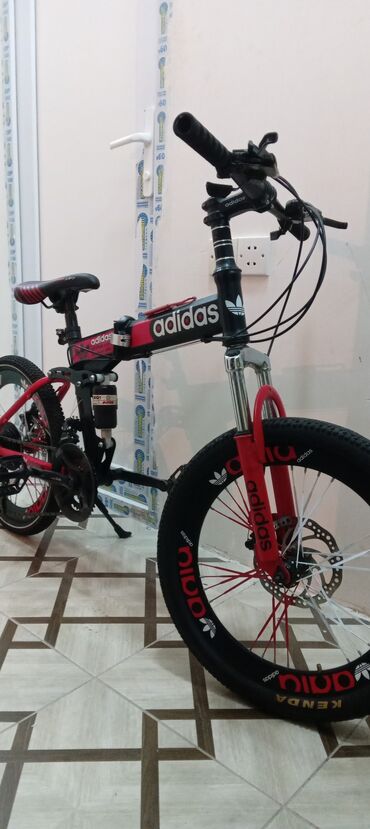 Boşqablar: İki təkərli Uşaq velosipedi Adidas, 20"