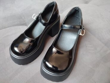 туфли на высоких каблуках: Туфли 39, цвет - Черный
