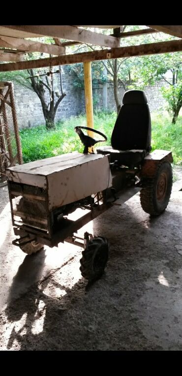 traktor motoru: Mini traktor. 12 at gücündə lombardini tipli dizel matoru var