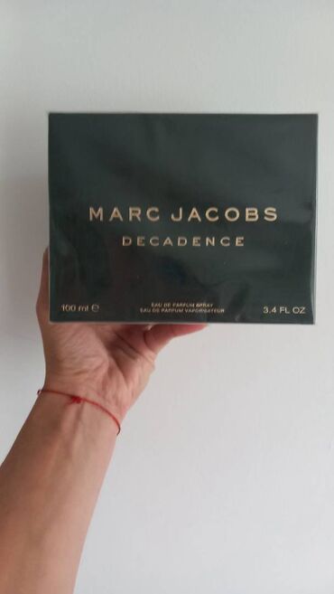 Parfemi: Blizi se kraj ove godine,a sa njom i velika novogodisnja rasprodaja — 6