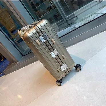 очки айс берлин мужские: RIMOWA — алюминиевый чемодан на 4 колёсах - Корпус: анодированный — 6