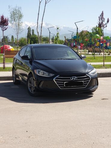 маленький автомобиль: Hyundai Elantra: 2018 г., 2 л, Автомат, Бензин, Седан