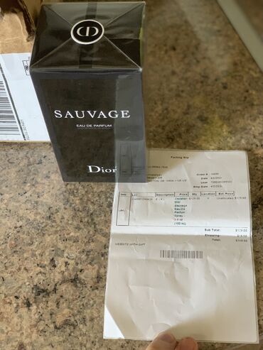 Şəxsi əşyalar: Original) Dior Sauvage Eau De Parfum 100ml Qutusu acilmayib