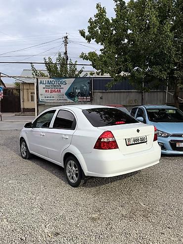 салон машины: Chevrolet Aveo: 2017 г., 1.5 л, Автомат, Газ, Седан — 2