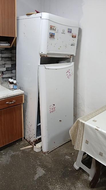 İşlənmiş 2 qapılı Indesit Soyuducu Satılır, rəng - Ağ, Dolab içi lalafo.az -da İşlənmiş 2 qapılı Indesit Soyuducu Satılır, rəng - Ağ, Dolab içi