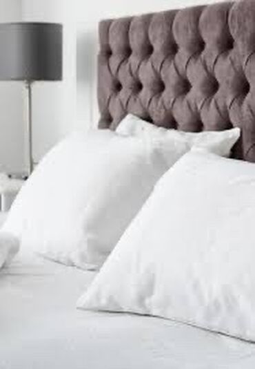 постельное белье blumarine: Продаю шикарные роскошные подушки из искусственной лебьяжего пуха!