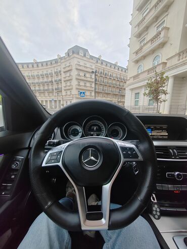 Mercedes-Benz: Mercedes‑Benz C‑Class sedan - Kuzov: ağ rəng, 4 qapı, kompakt premium — 19