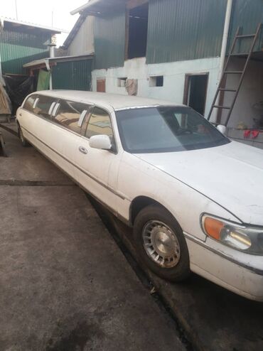 мерседес спринтер пассажирский продажа бишкек 3 куб: Белый лимузин Lincoln Town Car, удлиненный, с классическим дизайном