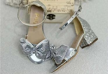 Sandale: Dečje svečane sandale sa niskom blok potpeticom - Modeli: sjajne — 2