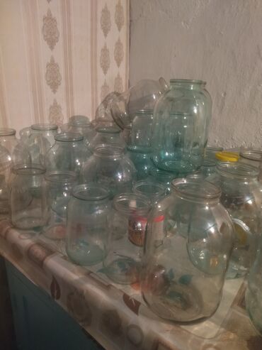 тарелки советские: Продаю банки 3х литровые по 30сом, 1 литр 20 сом. Советские бутыли