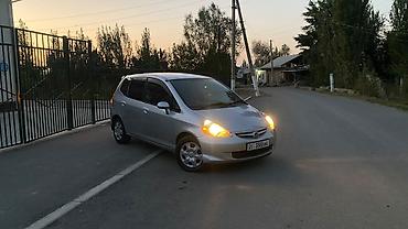 Honda Fit: 2002 г., 1.3 л, Автомат, Бензин, Хэтчбэк at lalafo.kg Honda Fit: 2002 г., 1.3 л, Автомат, Бензин, Хэтчбэк