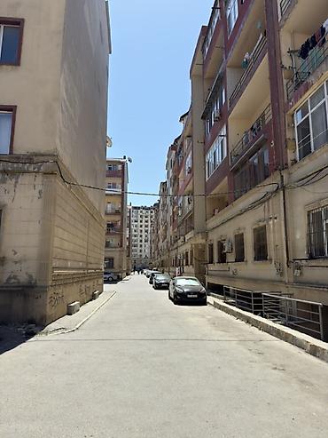 Otaqların satışı: İşığı,suyu,qazı, daimi olan. 6mərtəbəli binanın 4 cu mərtəbəsində -da lalafo.az — 18 Otaqların satışı: İşığı,suyu,qazı, daimi olan. 6mərtəbəli binanın 4 cu mərtəbəsində — 18