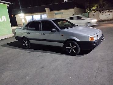 стария машина: Volkswagen Passat: 1989 г., Седан — 4