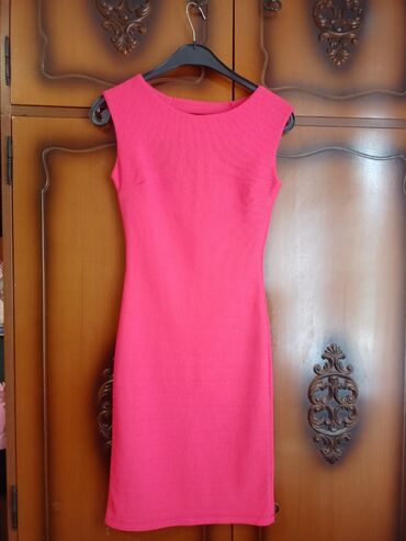 max mara haljine cene: Klasicna crvena haljina rastegljiva par puta nosena mogucnost licnog