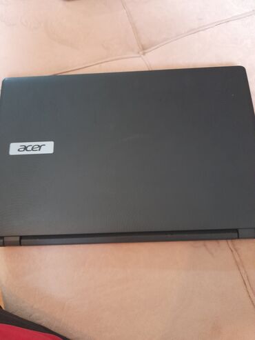 Acer: AMD E-350, 32 GB, 13.5 "