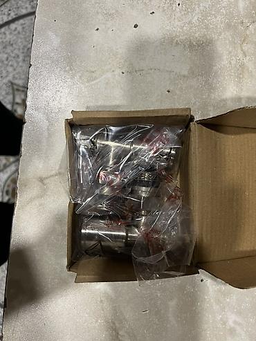 бак для воды купить в баку: RADIYA markalı bucaq formalı radiator kranı. Qutunun üzərində — 3