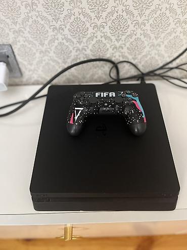 Video oyunlar və konsollar: PlayStation 4 satılır. Heç bir texniki problemi yoxdur, normal — 3