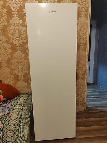 mini soyuducu: Gorenje dik dayanan dondurucu - Rəng: ağ, minimalist düz qapı dizaynı — 1