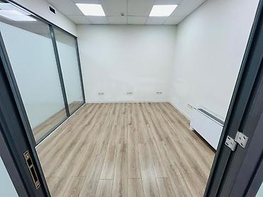 Аренда офисов: Аренда офисов, 225 м², В бизнес центре, 1 линия, С отдельной кухней, С отдельным сан узлом — 4